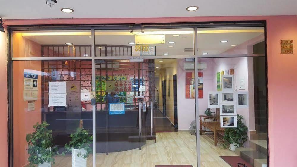 Oyo 172 Spring Hotel Куала Лумпур Екстериор снимка