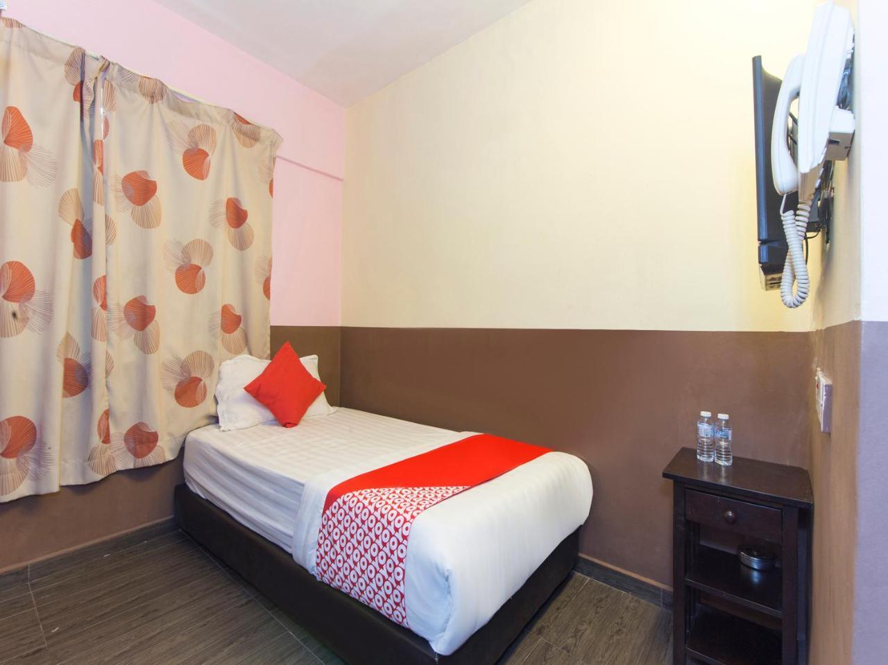 Oyo 172 Spring Hotel Куала Лумпур Екстериор снимка